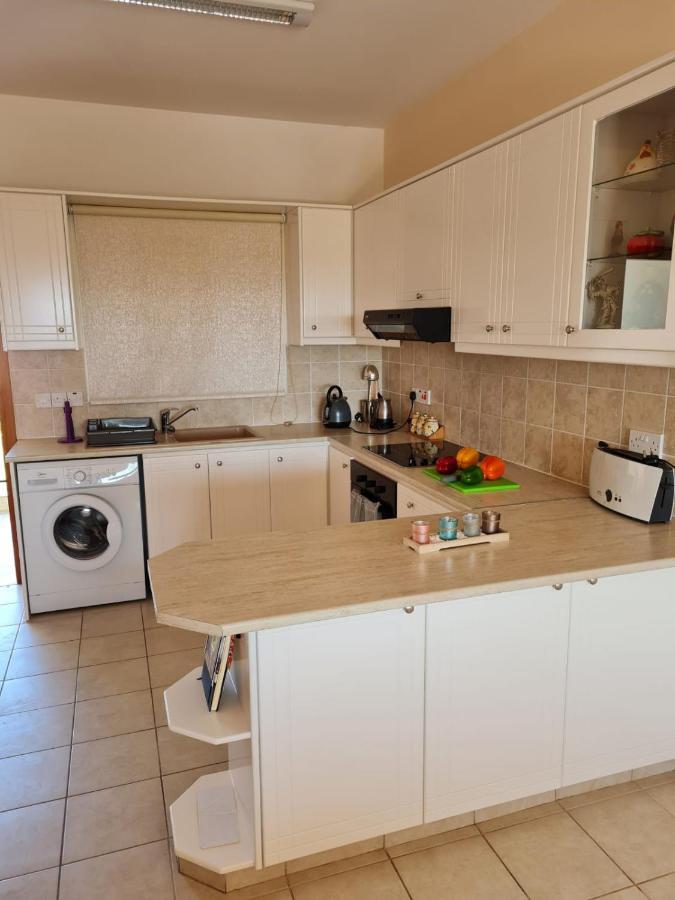 Stay Ocean Apartment Paphos Esterno foto